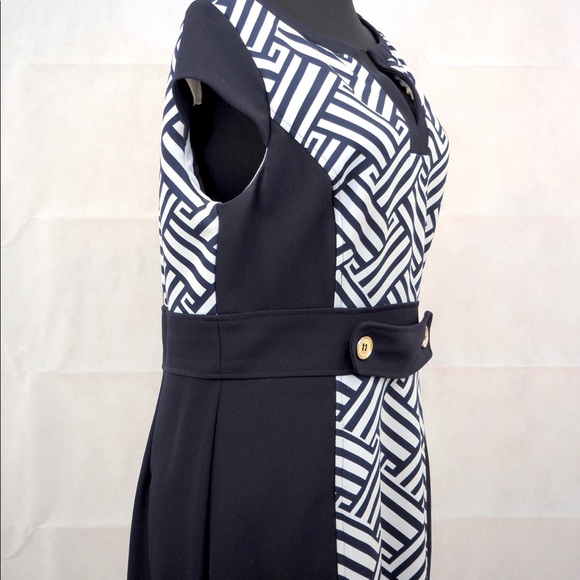 Perfect Navy Work Dress with Cute Detail - Picture 4 of 6